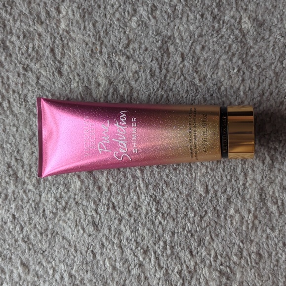 Victoria's Secret Pure Seduction shimmer lotion - Picture 2 of 6